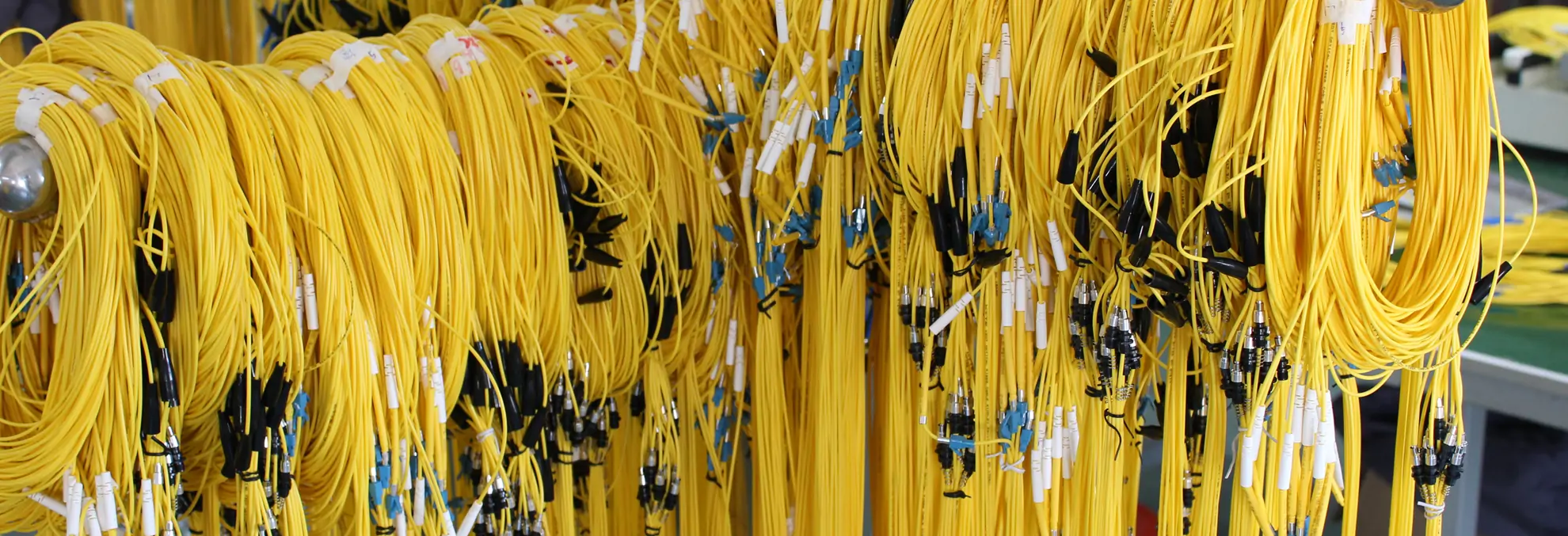 MPO vs LC patch panel comparison, fiber connector types, high density data center cabling, duplex vs MPO connector